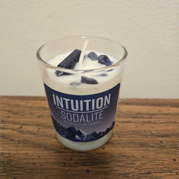 Intuition Sodalite Candle with Crystals - Picture 2 of 2